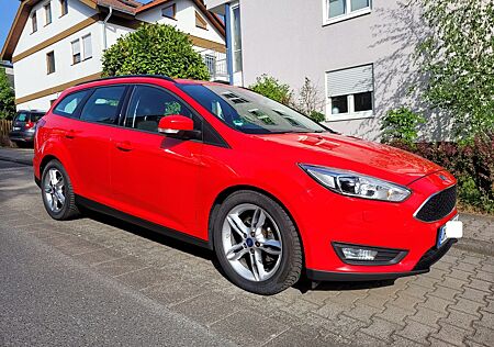 Ford Focus Turnier 1,5 TDCi 88kW Business Xenon Navi