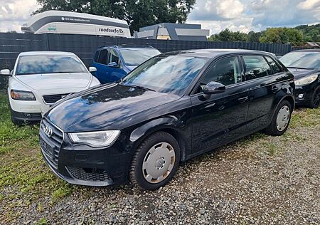 Audi A3 1.6 TDI Attraction Sportback Attraction