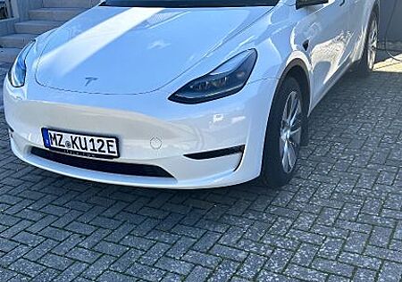 Tesla Model Y Long Range Dual Motor AWD Long Range