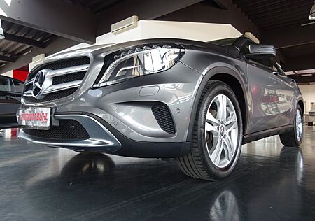 Mercedes-Benz GLA 200 Urban/ Automatik/ Navi./ Bi-Xenon/ AHK
