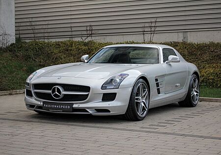Mercedes-Benz SLS AMG Coupé