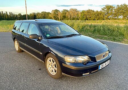 Volvo V70 T5 2.3 Automatik Turbo AHK Klima Tempomat