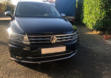 VW Tiguan Allspace Volkswagen 2.0 TDI 4M Highline Pan AHK LED