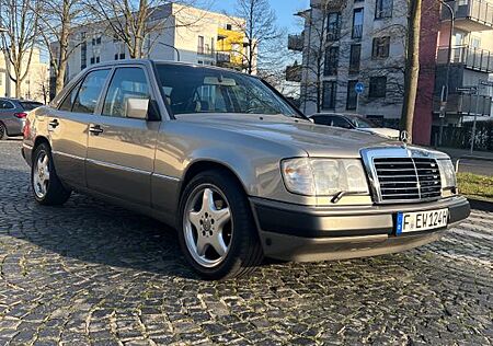 Mercedes-Benz E 300 W124! OLDTIMER H-Zulassung!