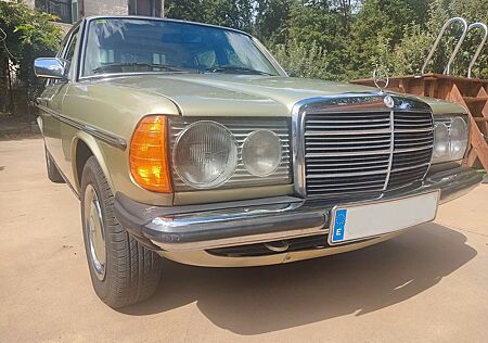 Mercedes-Benz 300 D DIESEL 88 PS