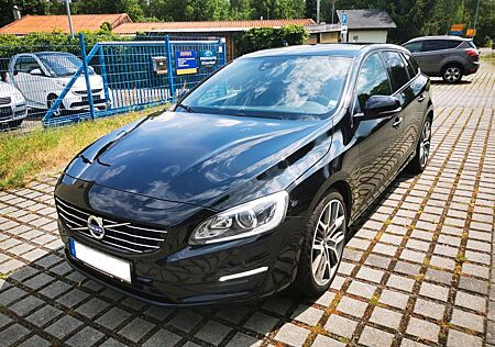 Volvo V60 2.4 D4 AWD Linje Svart Automatik Leder