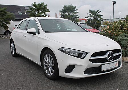 Mercedes-Benz A 180 A-Klasse, LED, Navi, Kamera, CarPlay, Android