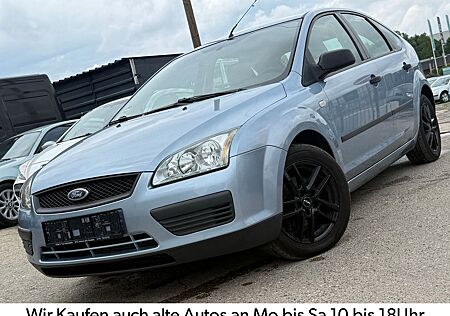 Ford Focus 1,6 Style TÜV NEU SERVICE NEU