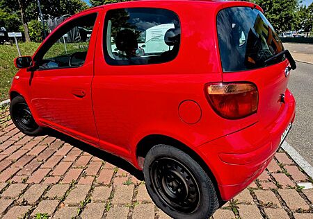 Toyota Yaris 1,3-l-VVT-i Sol Sol TÜV 10.2026