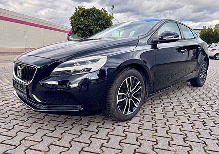 Volvo V40 D2 Momentum Aut. - NAVI+LED+CAM