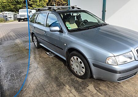 Skoda Octavia Combi 1.9 TDI 81kW Tour Tour