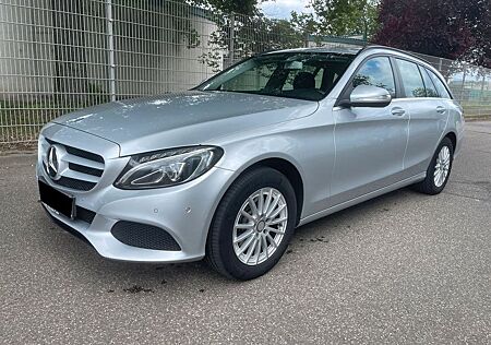 Mercedes-Benz C 220 C 220d T AUTOMATIK LED PDC SITZHEIZUNG