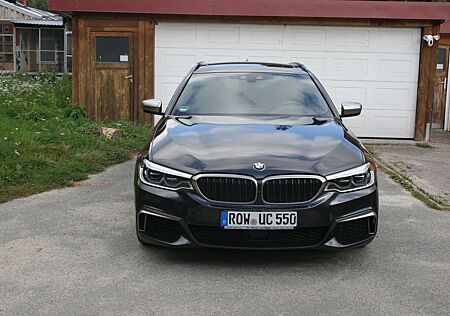 BMW M550d xDrive Touring A -