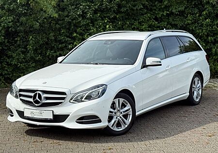 Mercedes-Benz E 220 E 220d T BlueTec°Avantgarde°Sportpak°LED°AHK
