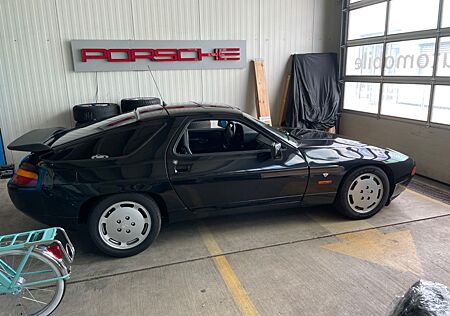 Porsche 928 S4