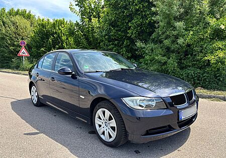 BMW 318i E90 / TÜV NEU / KOMFORT PAKET / AHK / PDC