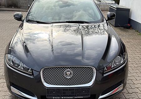 Jaguar XF 2.2 L Diesel Sportbrake -