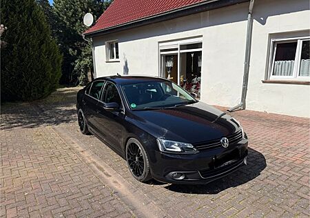 VW Jetta Volkswagen 2.0 TDI DSG