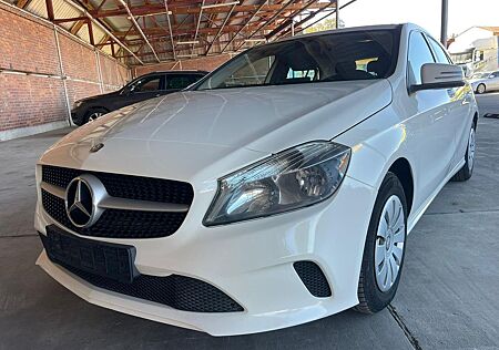 Mercedes-Benz A 160 A -Klasse CDI / KLIMA/NAVI/MFL