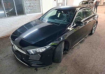 Mercedes-Benz A 200 Limousine AMG-Line Digital/Ambiente/Kamera
