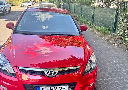 Hyundai i30 gebraucht kaufen Hyundai i30 CW 1.4 Classic Classic