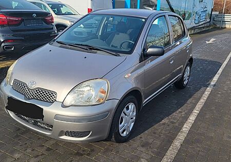 Toyota Yaris 1.0 MMT Sol sol