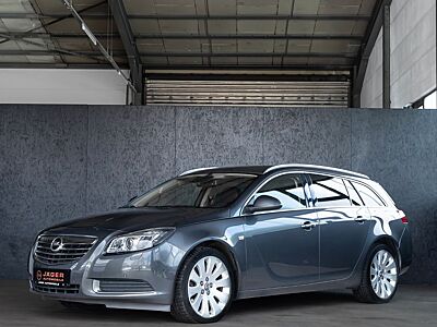 Opel Insignia A Sports Tourer 4x4*BI XENON*PDC*SHZ*