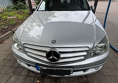 Mercedes-Benz C 180 CGI BlueEFFICIENCY Autom. -