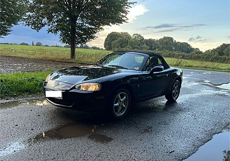 Mazda MX-5 MX5 1.6 16V Roadster/ Cabrio! Schwarz!