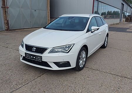 Seat Leon ST 2.0 TDI Style LED DAB Leder AHK