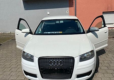 Audi A3 1.6 FSI Ambiente Sportback Benziner TOP!