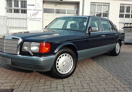 Mercedes-Benz 560 SEL