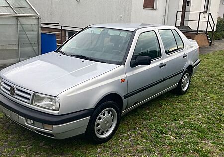 VW Vento Volkswagen 1.8 55kW CL CL