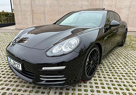 Porsche Panamera 4S Approved 03/2027