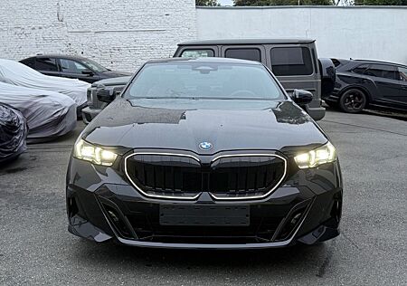 BMW 520 i * M Sport*Comfort *Innovation*Head Up*B&W