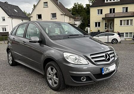 Mercedes-Benz B 200 -