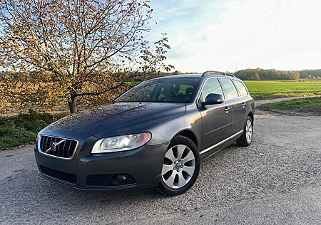 Volvo V70 2.5T Summum /Automatik