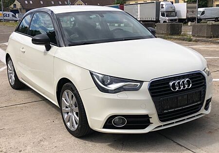 Audi A1 1,6TDI NAVI+Bi-XENON+SCHECKHEFT