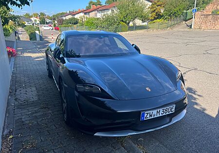 Porsche Taycan 4 Cross Turismo - HUD, 4Rad-Lenkung, 22KW