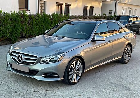 Mercedes-Benz E 250 Mercedes- Benz , Panoramadach, Volleder