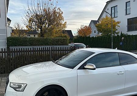 Audi RS5 4.2 FSI S tronic quattro -