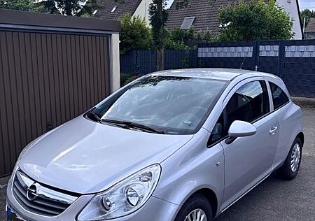 Opel Corsa D 1.2 ,16 V Edition