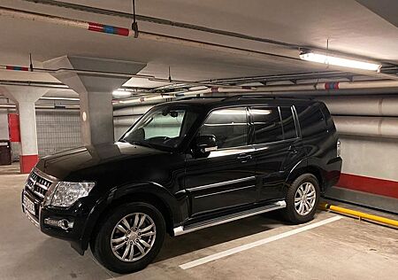Mitsubishi Pajero 3,2 DI-D 4WD Automatik