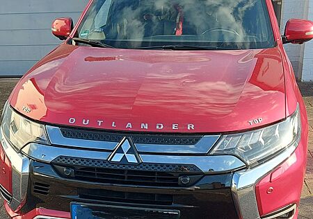 Mitsubishi Outlander 2.4 MIVEC PLUG-IN HYBRID 4WD Top Top