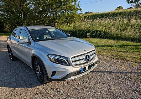 Mercedes-Benz GLA 200 - Top Zustand!