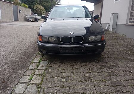 BMW 523i