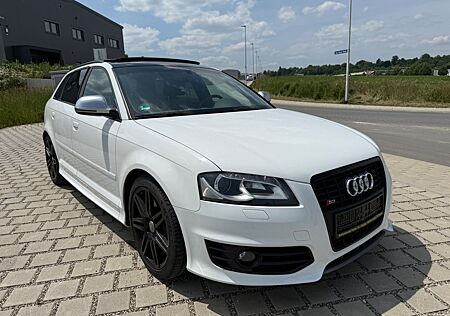 Audi S3 2.0 TFSI quattro /NAVI/BI-XENON/TÜV-KD NEU
