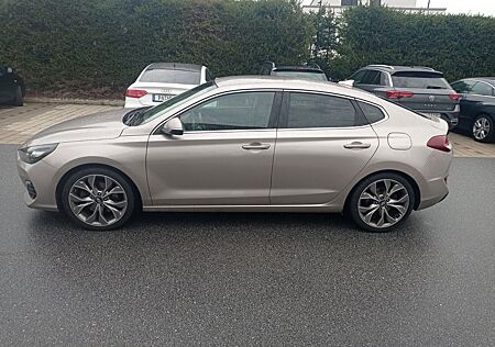 Hyundai i30 1.4 T-GDI Trend Fastback Trend