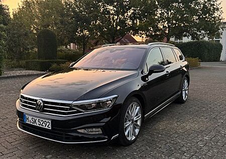 VW Passat Variant Volkswagen 2.0 TSI OPF DSG 4MOTION Elega...