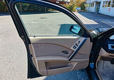 BMW 520i A -